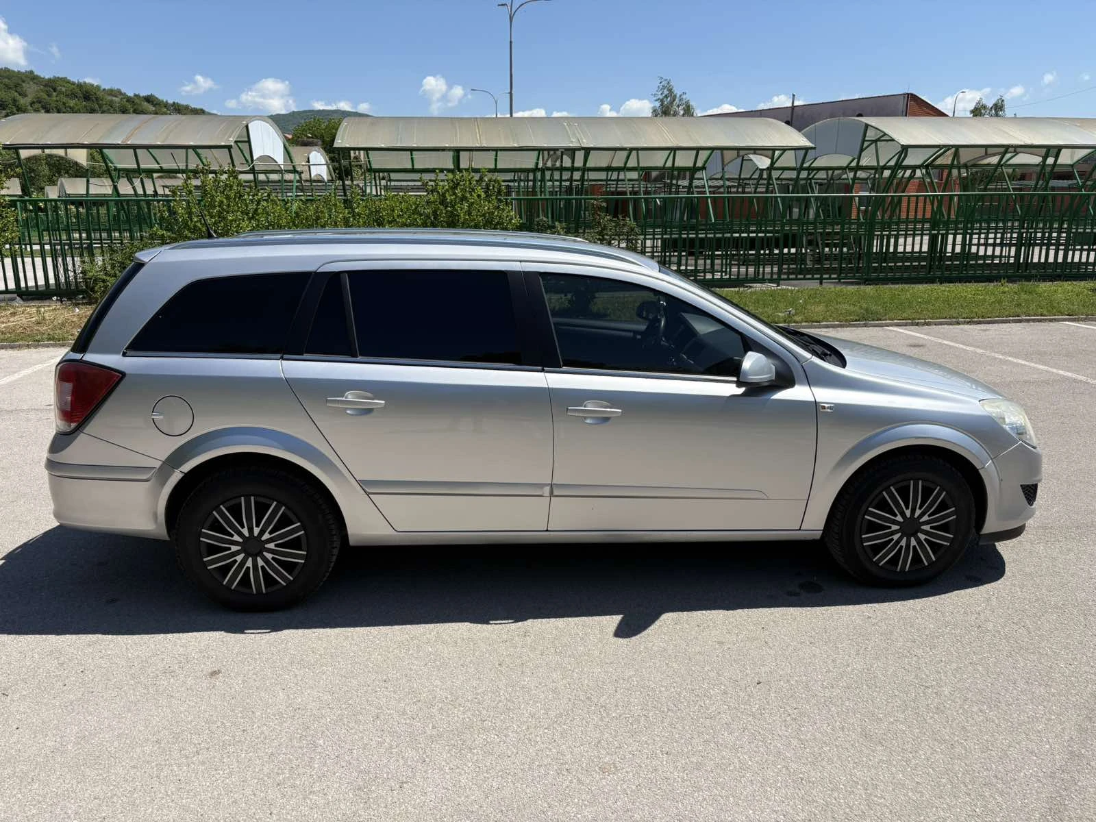 Opel Astra 1.7 cdti, снимка 9 - Автомобили и джипове - 54706001