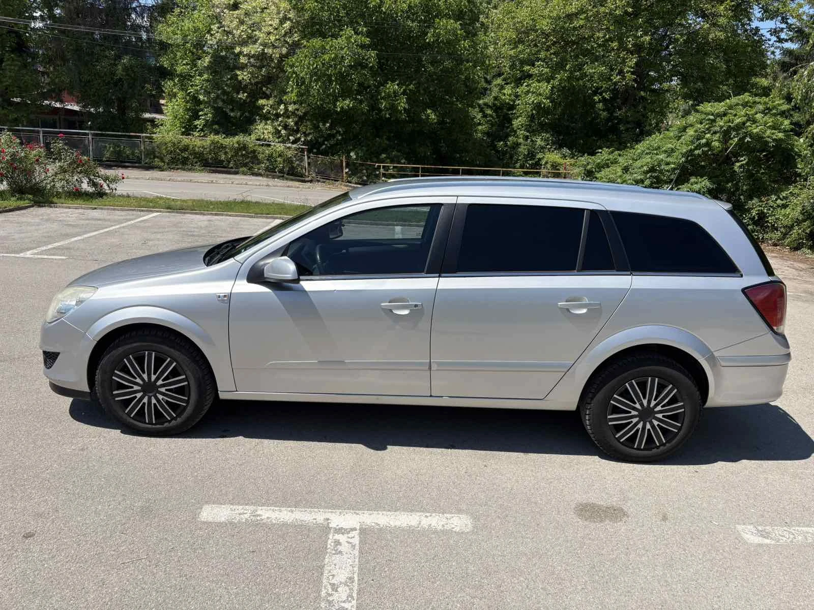 Opel Astra 1.7 cdti, снимка 2 - Автомобили и джипове - 54706001