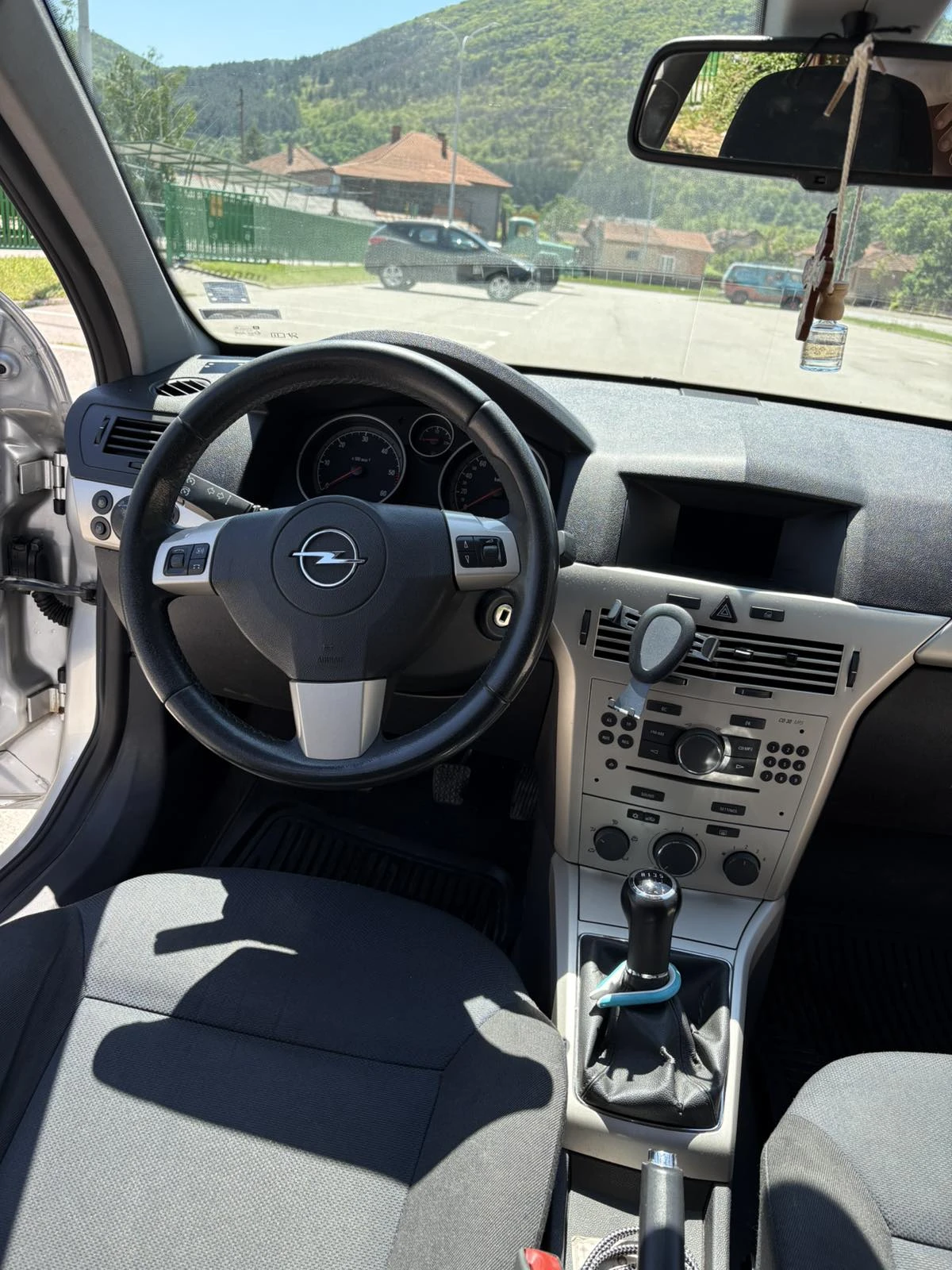 Opel Astra 1.7 cdti, снимка 11 - Автомобили и джипове - 54706001