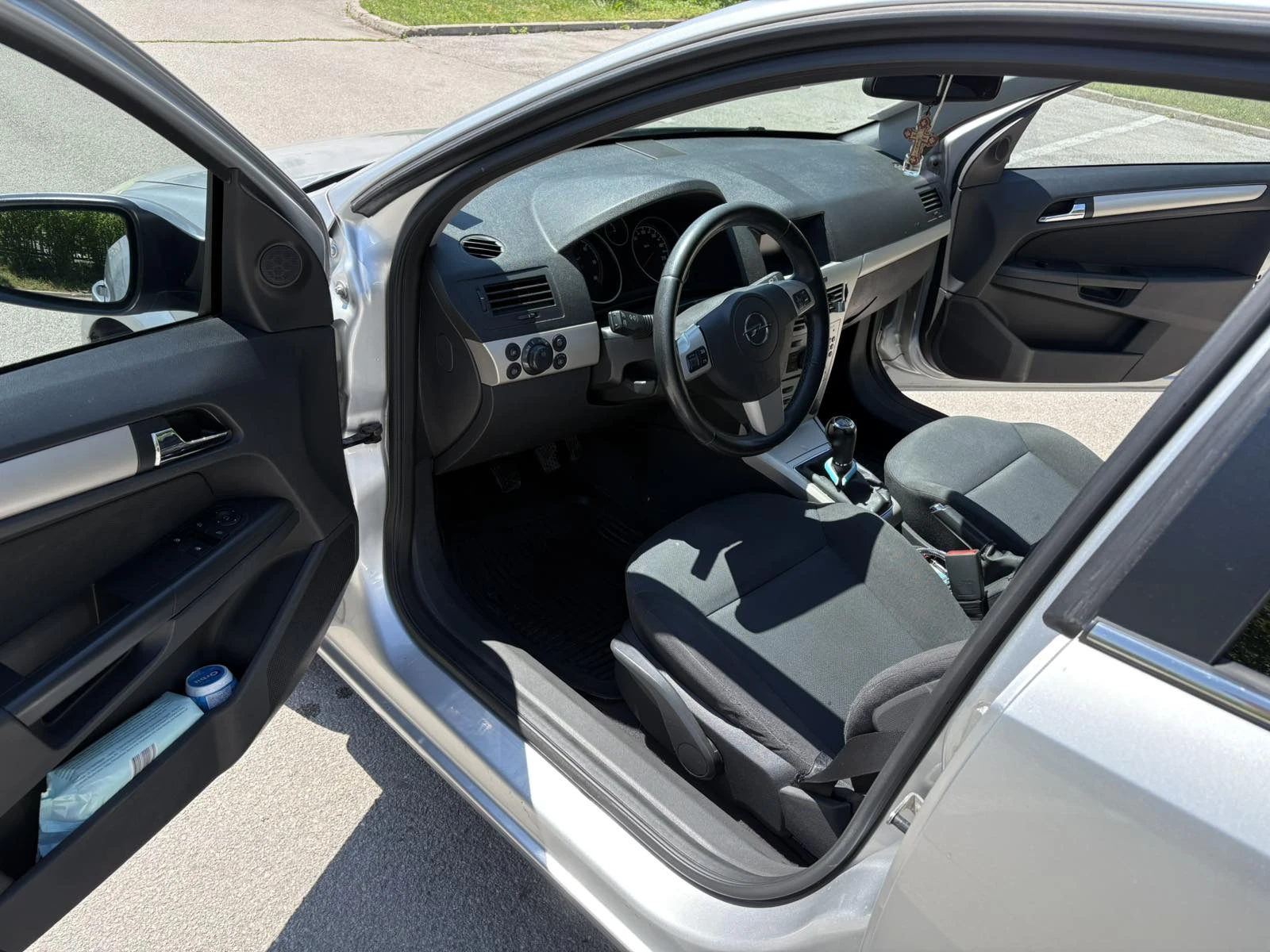 Opel Astra 1.7 cdti, снимка 4 - Автомобили и джипове - 54706001