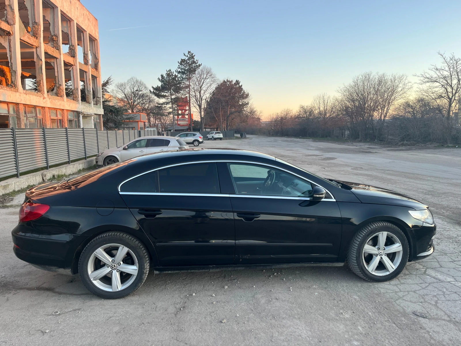 VW CC 2.0TDI, снимка 4 - Автомобили и джипове - 54714954