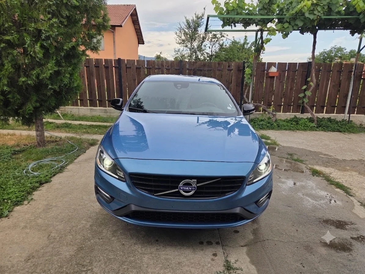 Volvo V60 Plug-in Hybrid , снимка 2 - Автомобили и джипове - 54945076
