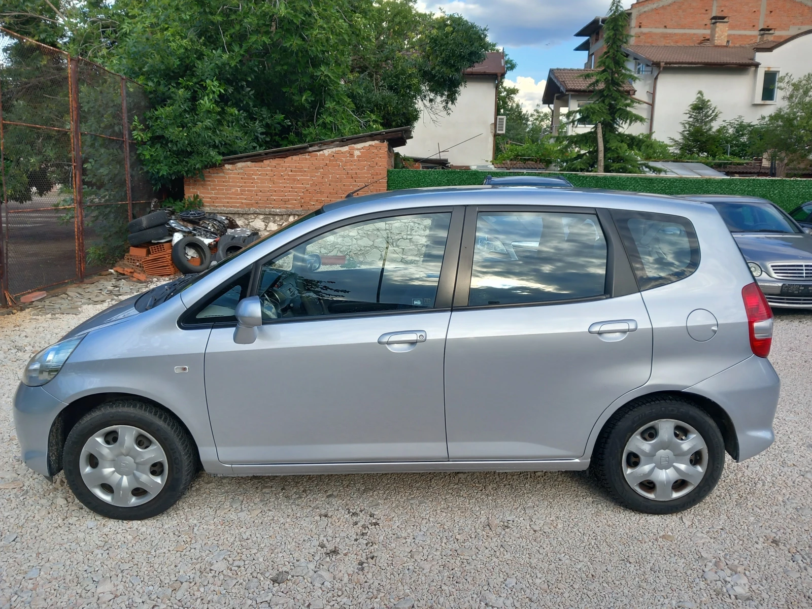 Honda Jazz 1.3i климатик , снимка 2 - Автомобили и джипове - 54962215