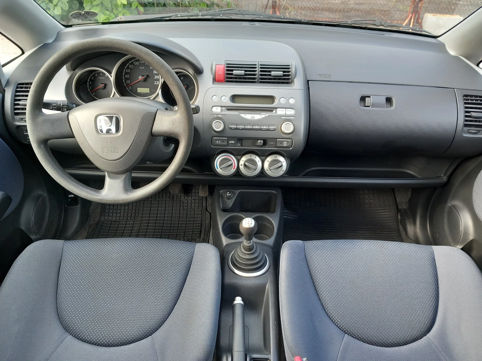 Honda Jazz 1.3i климатик , снимка 9 - Автомобили и джипове - 54962215