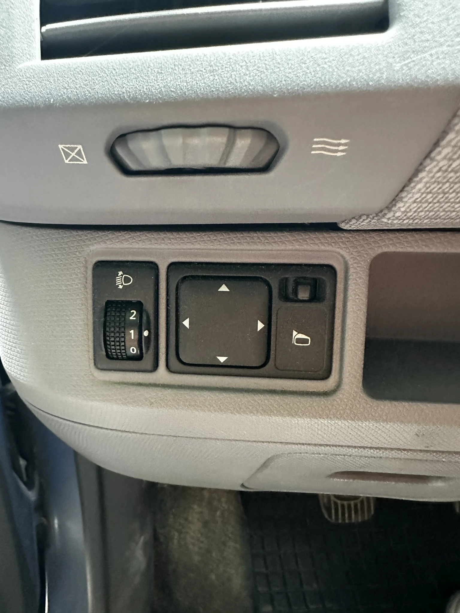 Nissan Micra 1.2i Климатик, снимка 13 - Автомобили и джипове - 54976158