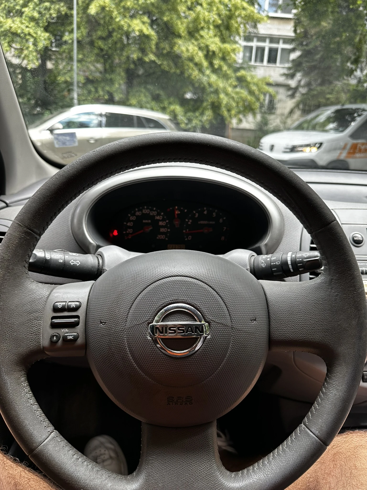 Nissan Micra 1.2i Климатик, снимка 10 - Автомобили и джипове - 54976158