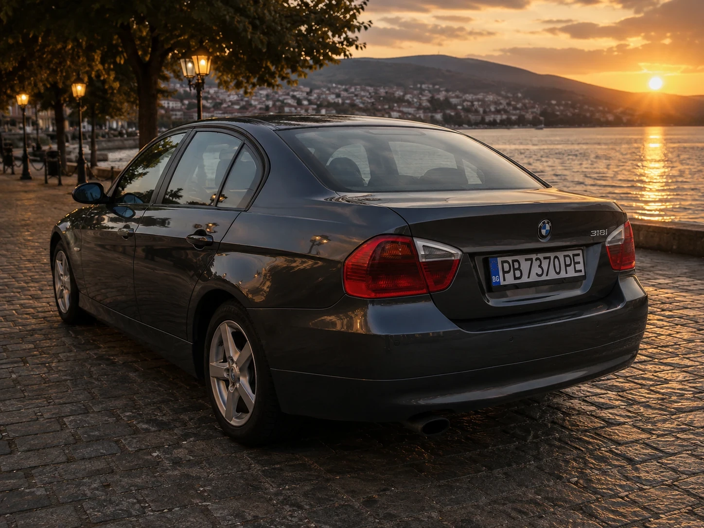 BMW 318 2.0 i | 180хил. км | ОБСЛУЖЕНА | ПАНОРАМА , снимка 5 - Автомобили и джипове - 55068772