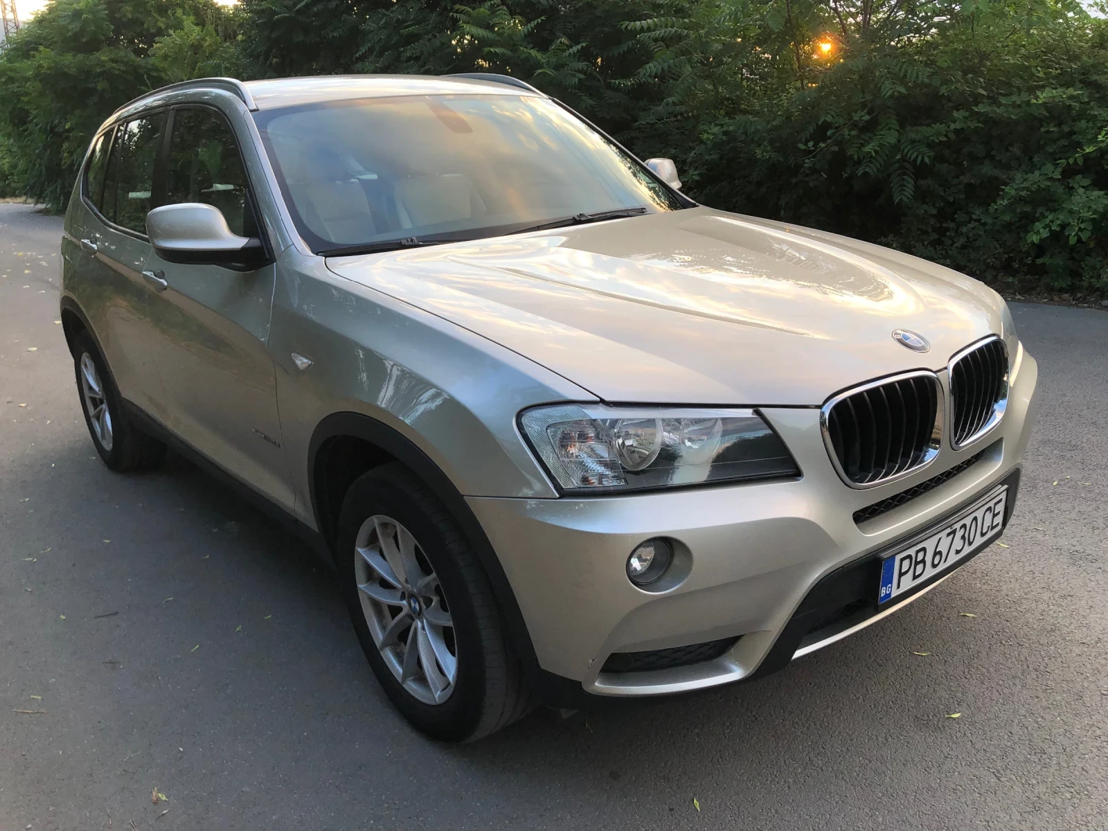 BMW X3 xDrive20d | 4x4 | ОБСЛУЖЕН | АВТОПИЛОТ | ПАРКТРОНИ, снимка 2 - Автомобили и джипове - 55068772