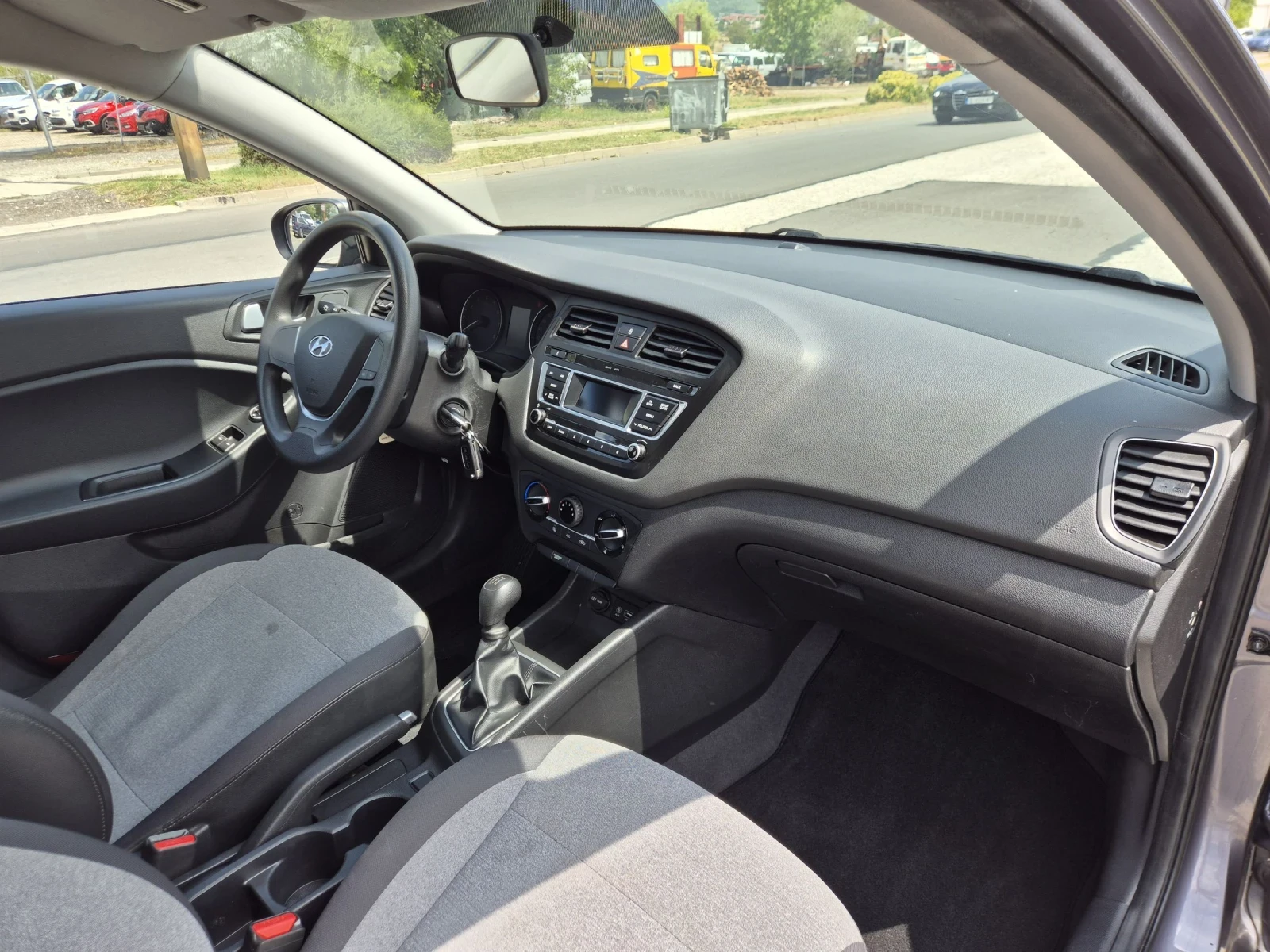 Hyundai I20 1.2, снимка 12 - Автомобили и джипове - 55379337