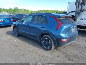 Kia Niro SNOW WHITE PEARL GREY EXTERIOR | Auto.bg — изображение 3