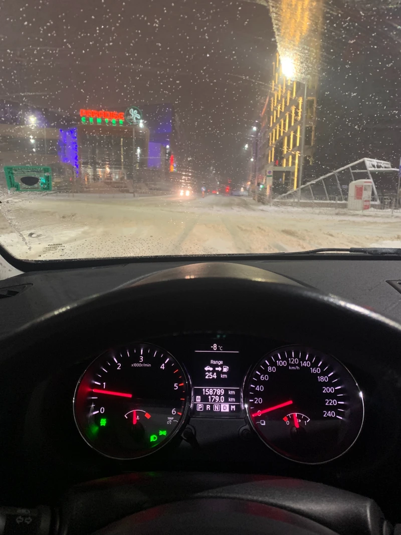 Nissan Qashqai + НОВИ ЗИМНИ ГУМИ, снимка 4 - Автомобили и джипове - 52567957