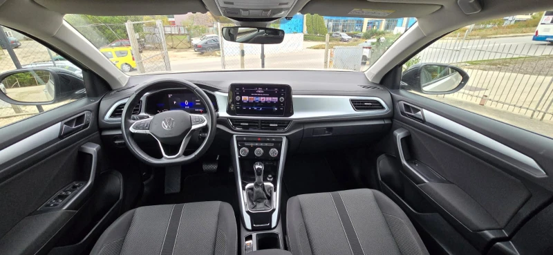 VW T-Roc 2.0 TDI, снимка 12 - Автомобили и джипове - 52051540