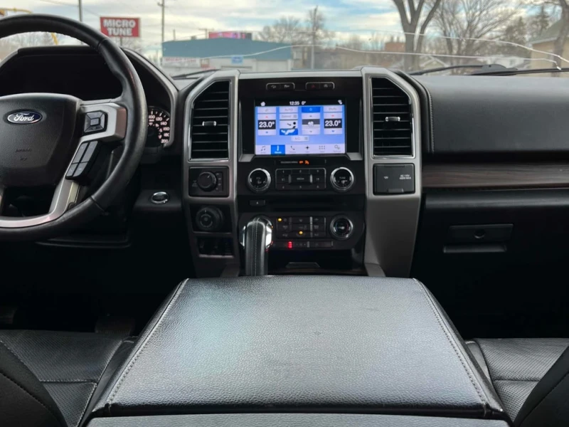 Ford F150 * 4WD SuperCrew * CARFAX * БЕЗ ПЪРВОНАЧАЛНА ВНОСКА, снимка 9 - Автомобили и джипове - 52778609