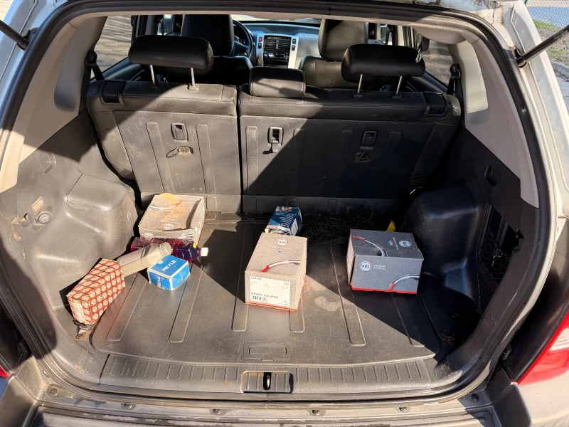 Hyundai Tucson 2.0 140k.s, снимка 9 - Автомобили и джипове - 52851681