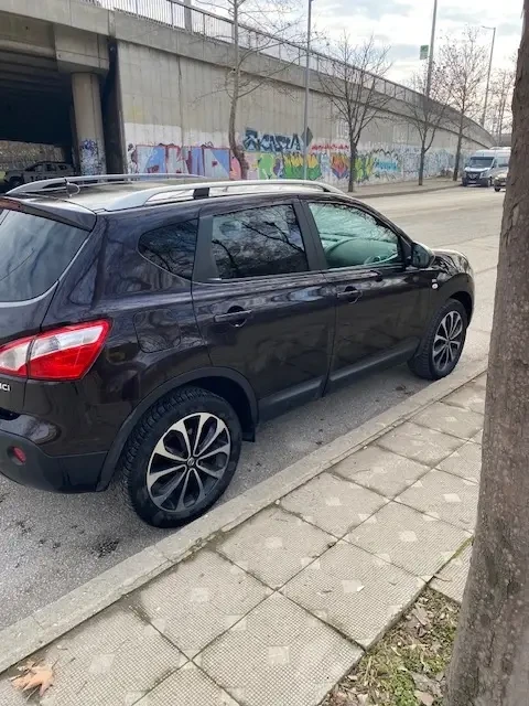 Nissan Qashqai, снимка 6 - Автомобили и джипове - 48781029