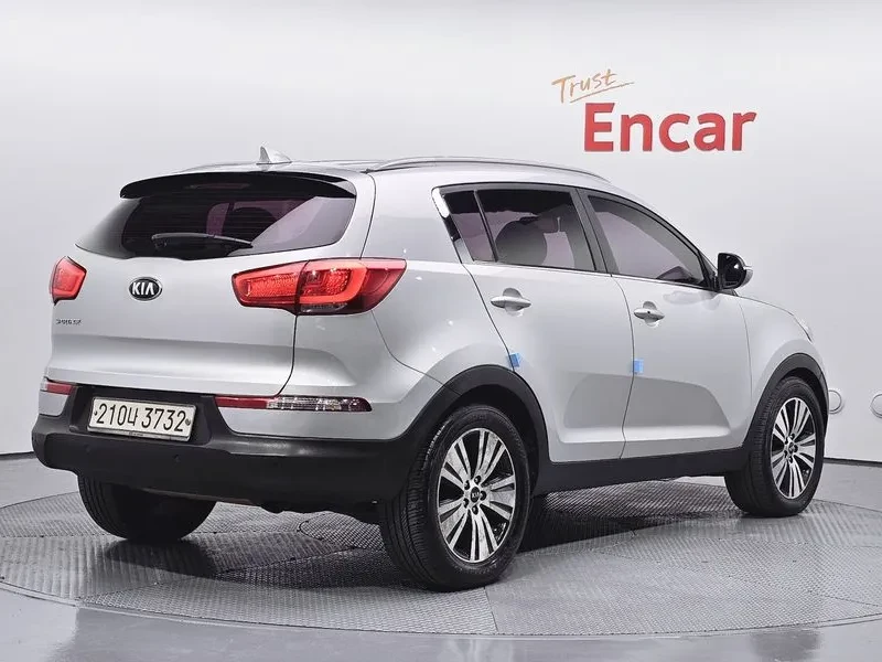 Kia Sportage, снимка 2 - Автомобили и джипове - 52557506