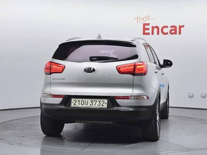 Kia Sportage, снимка 4 - Автомобили и джипове - 52557506