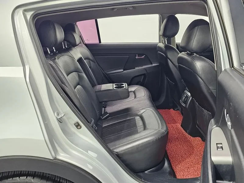 Kia Sportage, снимка 11 - Автомобили и джипове - 52557506