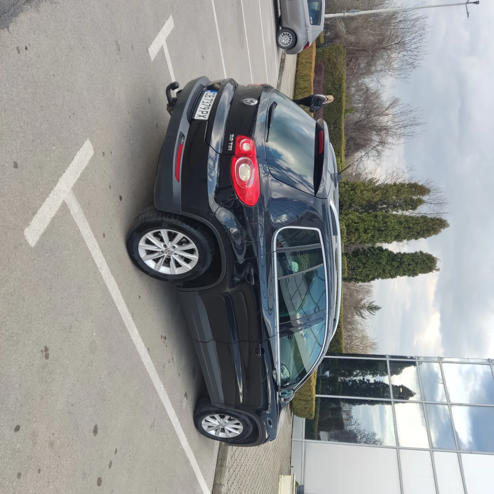 VW Tiguan, снимка 6 - Автомобили и джипове - 54033475