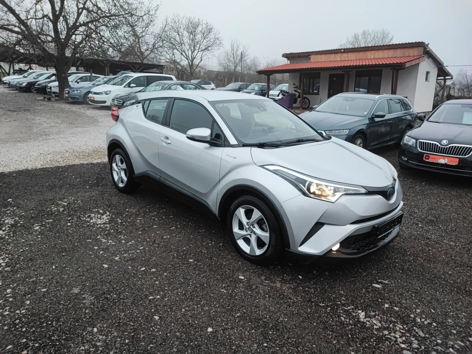 Toyota C-HR 1.8 hybrid, снимка 2 - Автомобили и джипове - 54222134