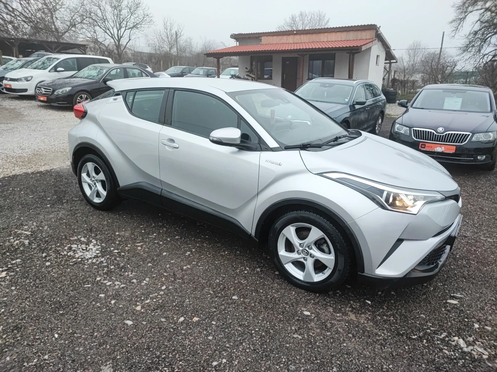 Toyota C-HR 1.8 hybrid, снимка 4 - Автомобили и джипове - 54222134