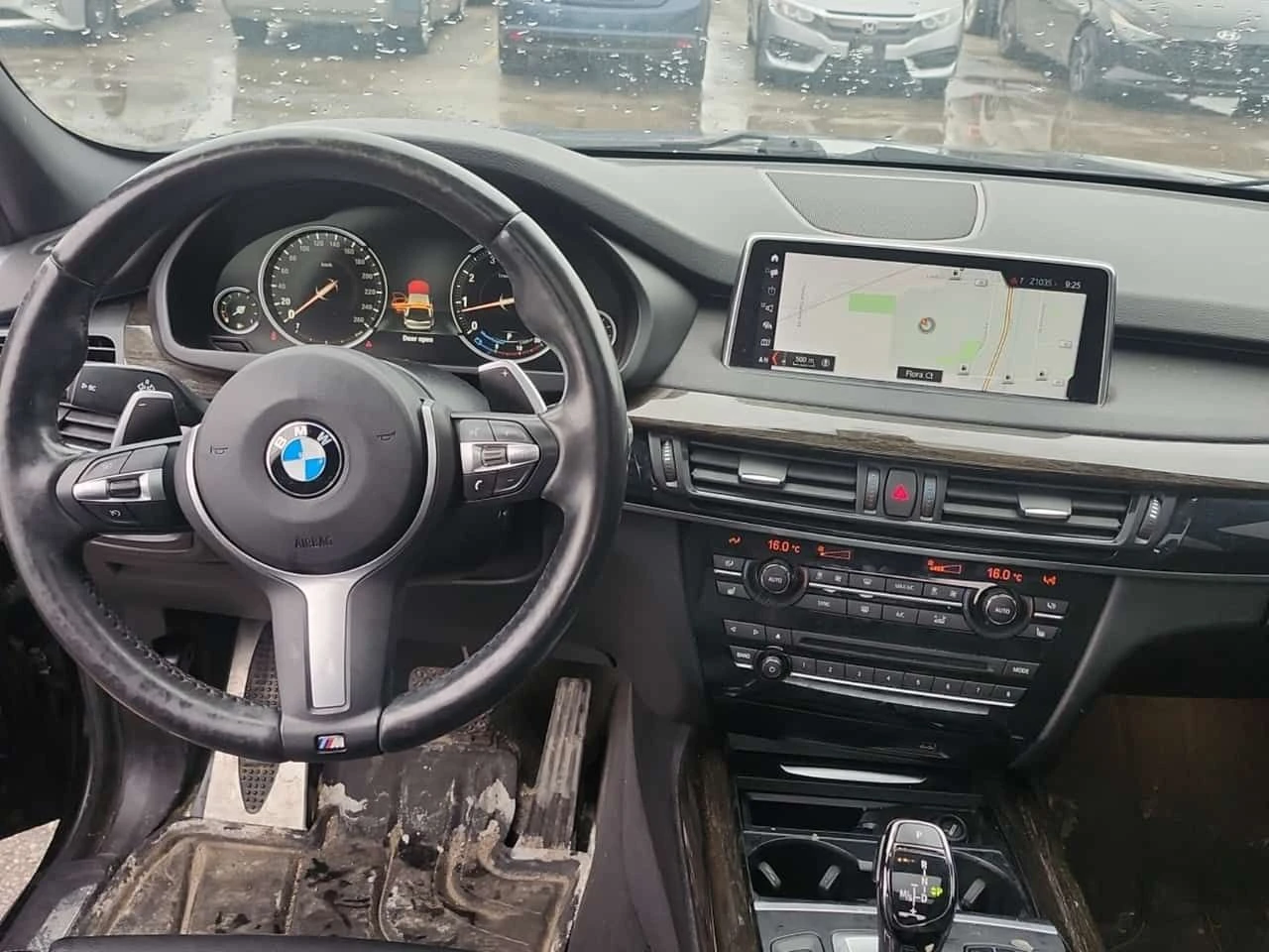 BMW X5 * XDRIVE35I * ГЛАВНО ПРЕДСТАВИТЕЛСТВО* , снимка 10 - Автомобили и джипове - 54357973