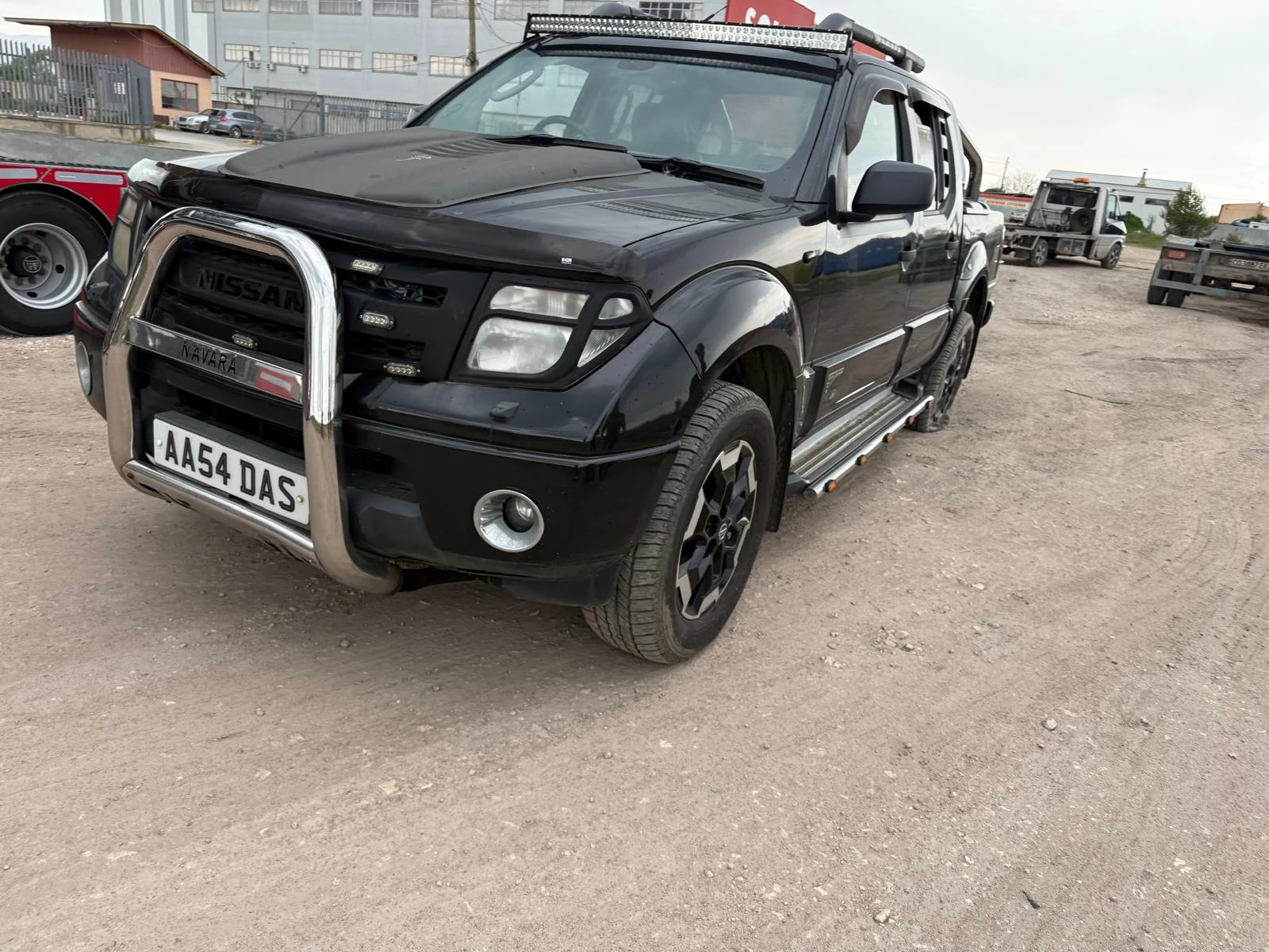 Nissan Navara 2.5 dci, снимка 2 - Автомобили и джипове - 54361330