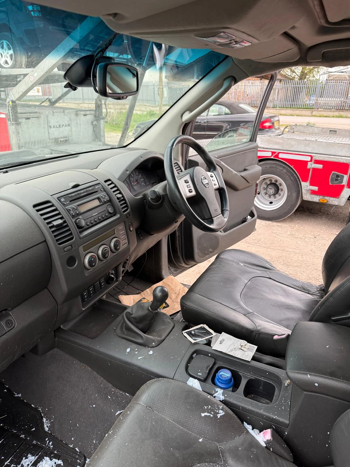 Nissan Navara 2.5 dci, снимка 13 - Автомобили и джипове - 54361330