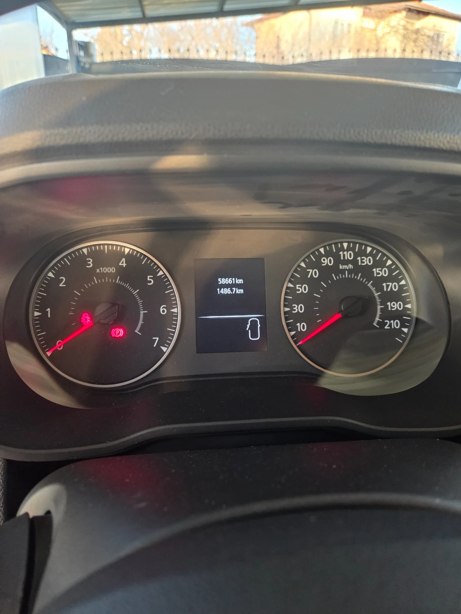 Dacia Duster 1.0 TCE  Фабрична газ!, снимка 7 - Автомобили и джипове - 55465582