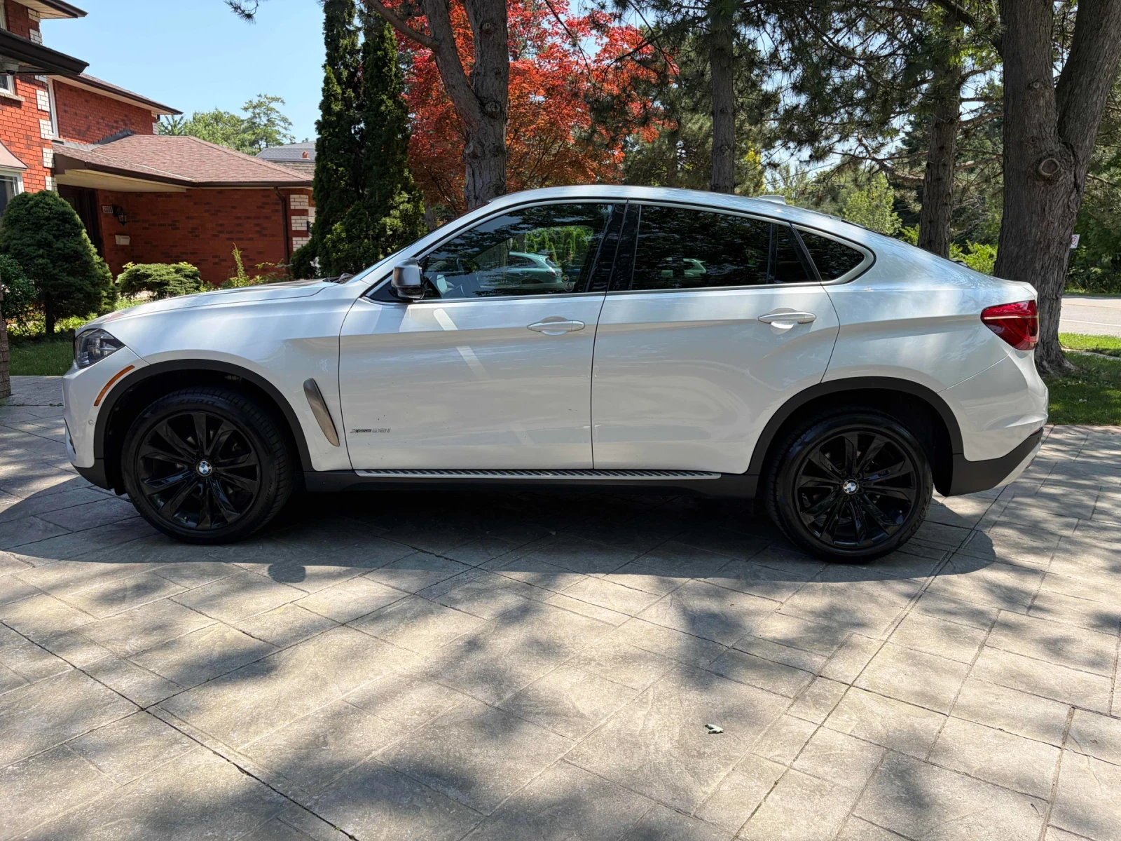 BMW X6 XDRIVE35I* HARMAN KARDON* HEAD-UP* Extendet lether, снимка 2 - Автомобили и джипове - 55500904