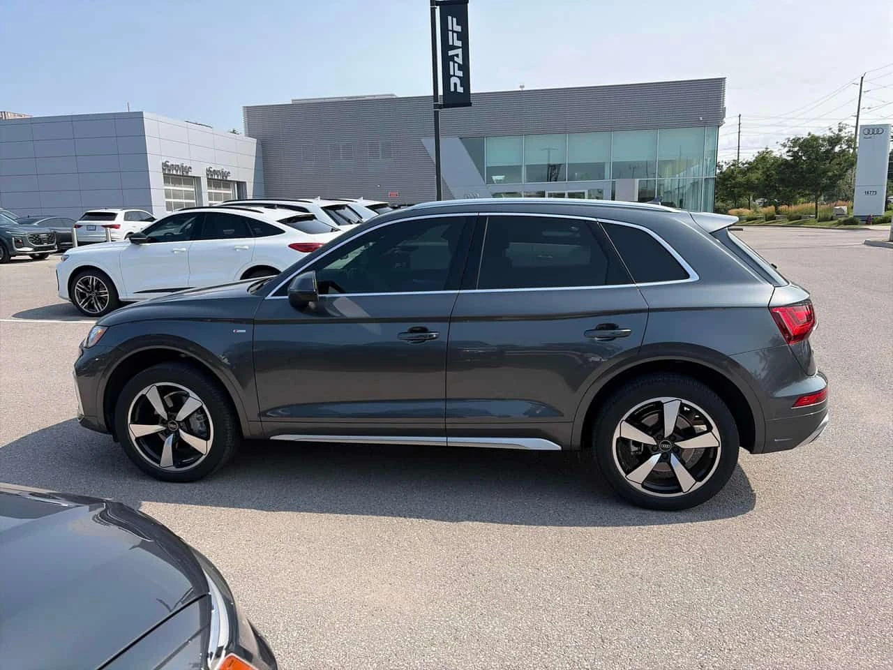 Audi Q5 Progressiv / ГЛАВНО ПРЕДСТАВИТЕЛСТВО НА АУДИ, снимка 2 - Автомобили и джипове - 55632539