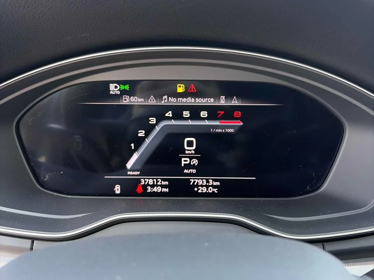 Audi Q5 Progressiv / ГЛАВНО ПРЕДСТАВИТЕЛСТВО НА АУДИ, снимка 8 - Автомобили и джипове - 55632539