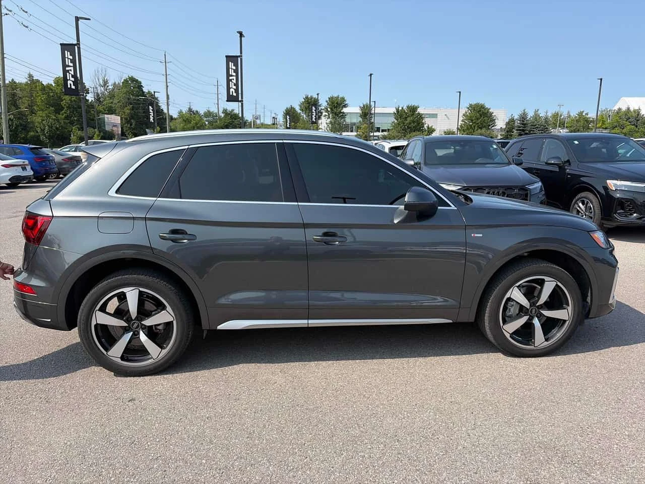 Audi Q5 Progressiv / ГЛАВНО ПРЕДСТАВИТЕЛСТВО НА АУДИ, снимка 3 - Автомобили и джипове - 55632539