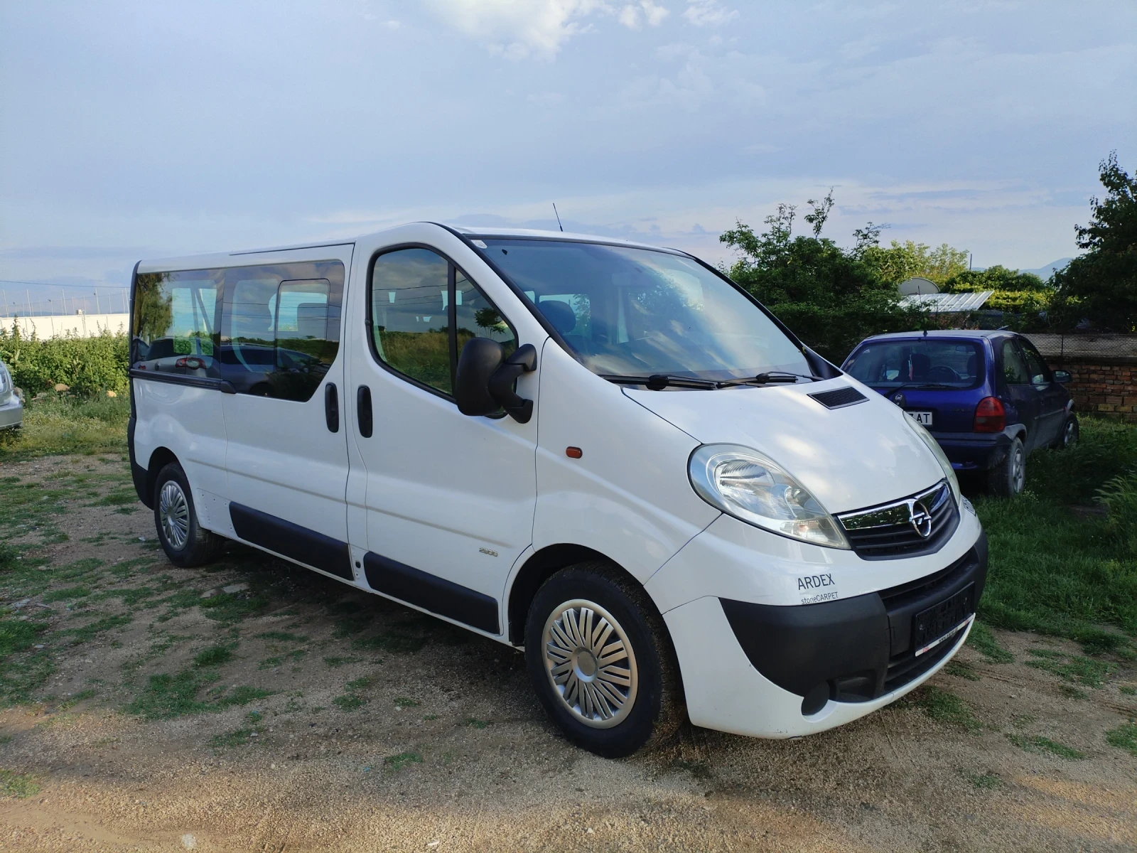 Opel Vivaro 2.0 CDTI 114hp 6ск Климатик 8+ 1 Макси, снимка 3 - Бусове и автобуси - 54838062