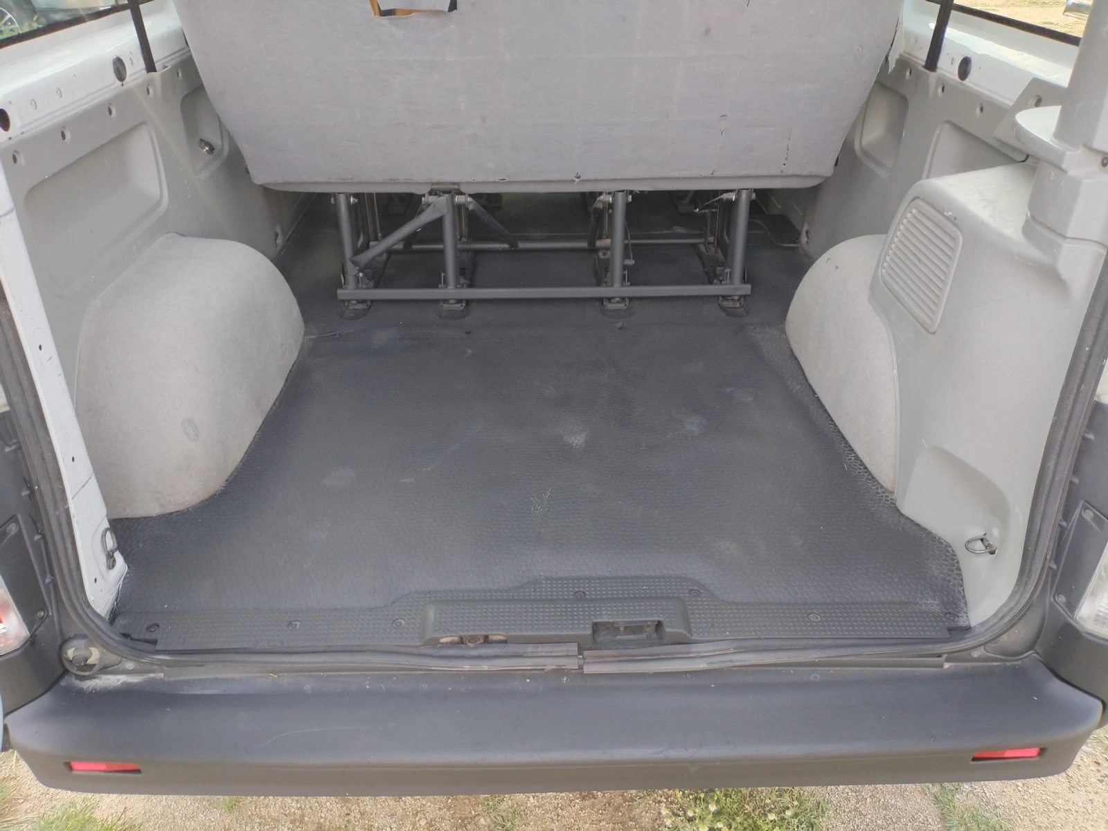 Opel Vivaro 2.0 CDTI 114hp 6ск Климатик 8+ 1 Макси, снимка 16 - Бусове и автобуси - 54838062