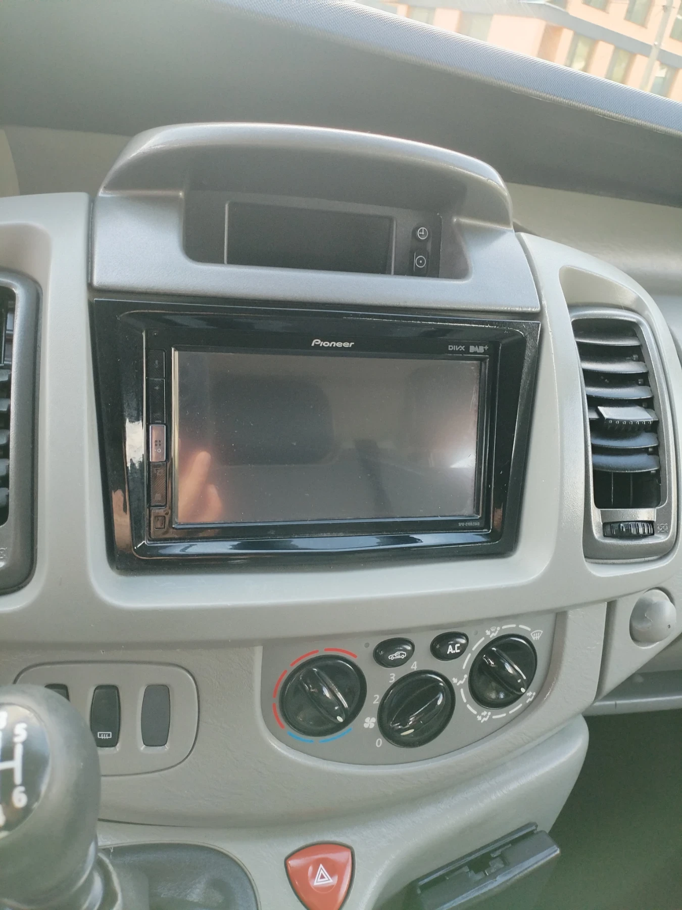 Opel Vivaro 2.0 CDTI 114hp 6ск Климатик 8+ 1 Макси, снимка 11 - Бусове и автобуси - 54838062