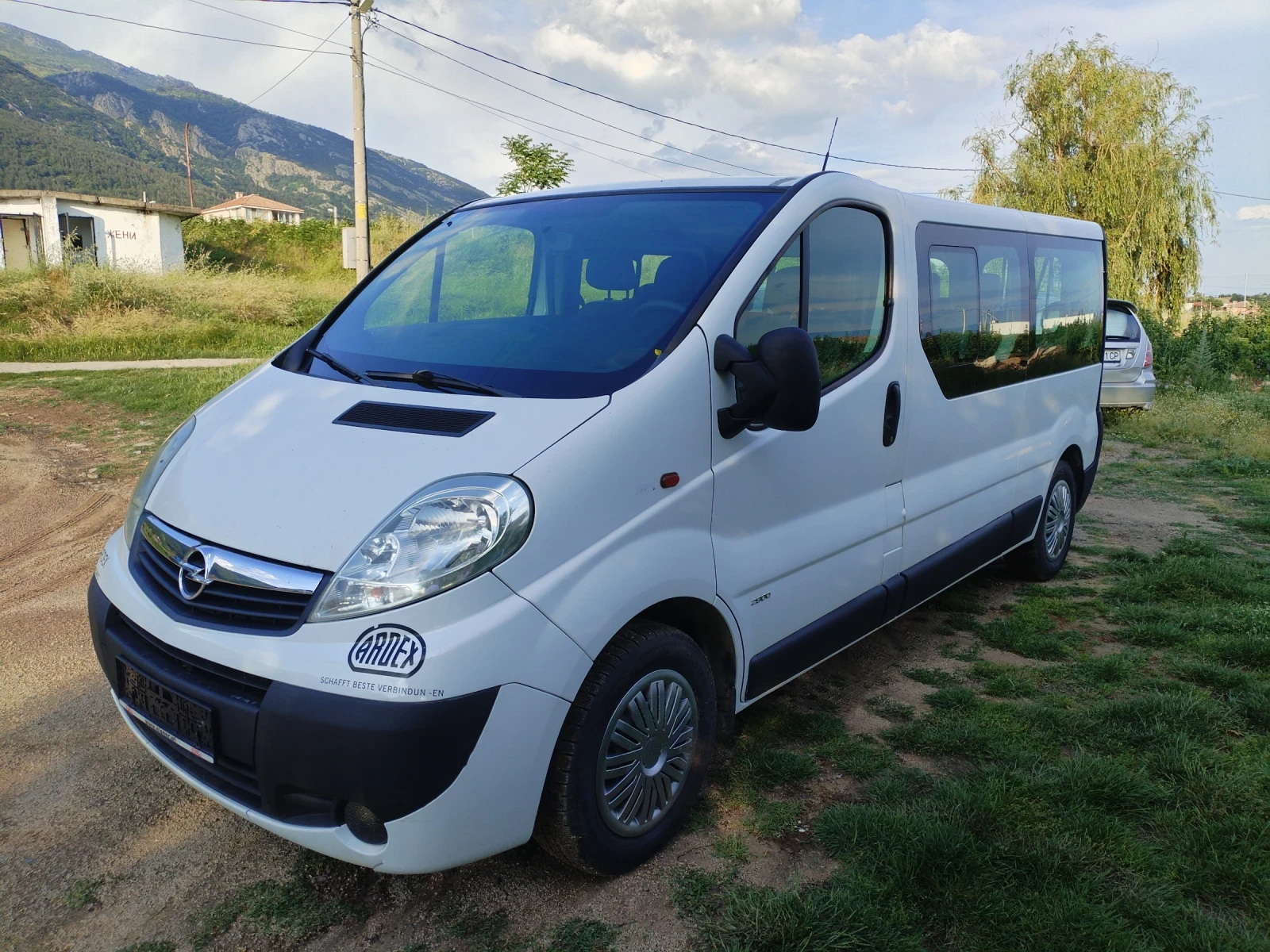 Opel Vivaro 2.0 CDTI 114hp 6ск Климатик 8+ 1 Макси