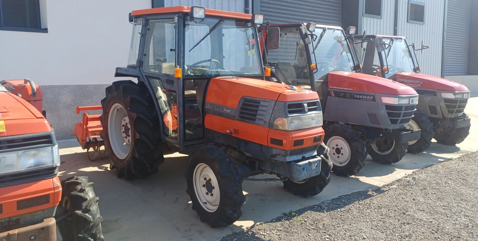 Трактор Kubota GL32 CAB