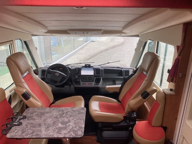 Кемпер Carthago  C - line l 143  LE  , снимка 5 - Каравани и кемпери - 52882342