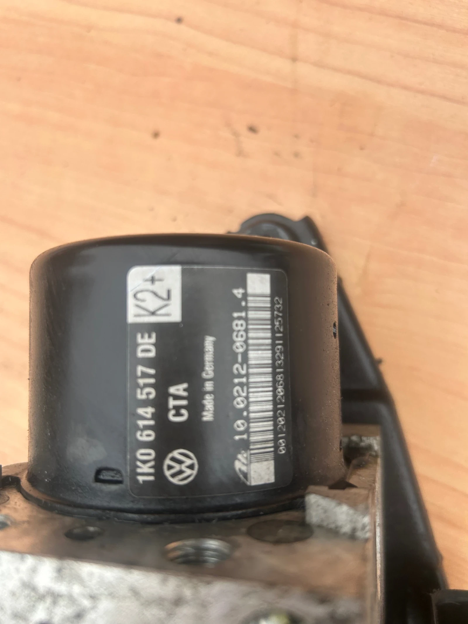 ����� ABS �� Volkswagen Golf VI Hatchback (10.2008 - 02.2014)  1K0 614 517 DE | Mobile.bg � ����������� 2