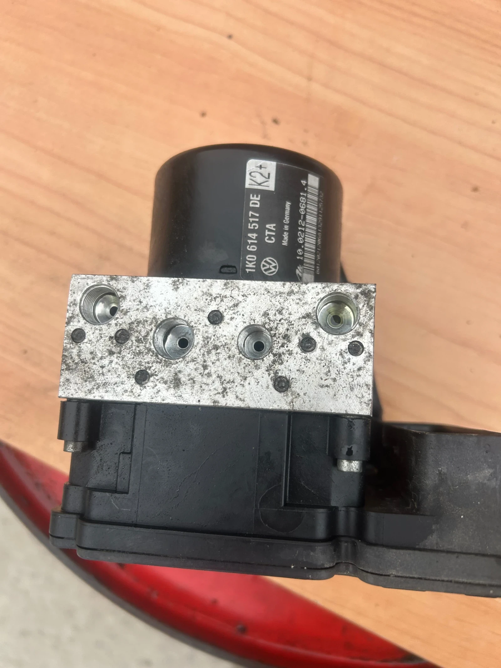 ����� ABS �� Volkswagen Golf VI Hatchback (10.2008 - 02.2014)  1K0 614 517 DE | Mobile.bg � ����������� 3