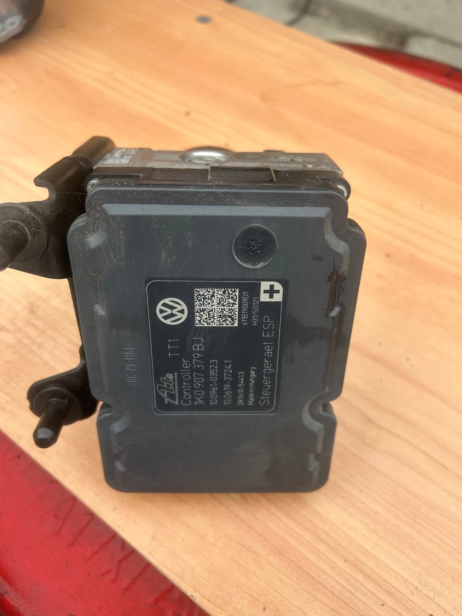 ����� ABS �� Volkswagen Golf VI Hatchback (10.2008 - 02.2014)  1K0 614 517 DE | Mobile.bg � ����������� 1