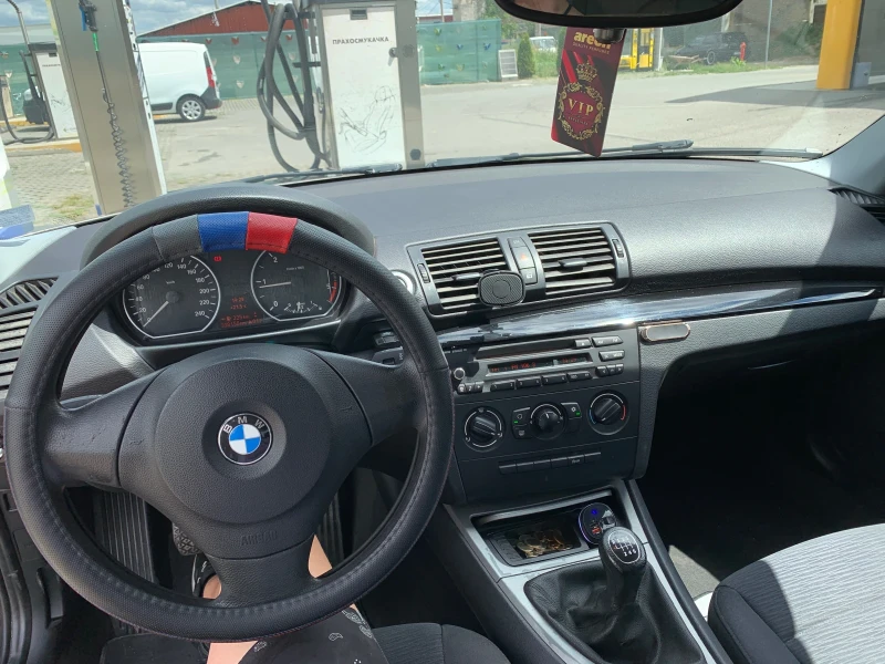 BMW 118 2.0D, снимка 4 - Автомобили и джипове - 47246575