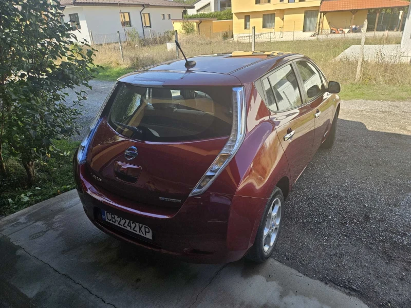 Nissan Leaf , снимка 13 - Автомобили и джипове - 47344312