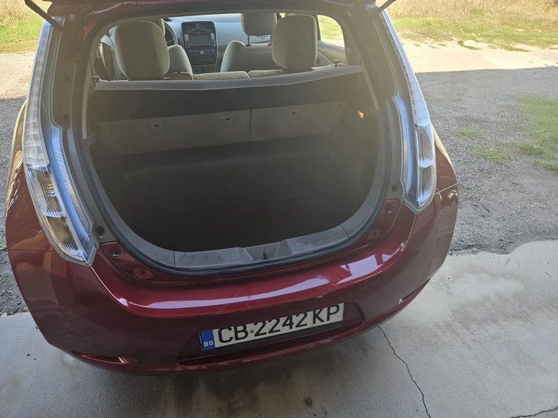 Nissan Leaf , снимка 12 - Автомобили и джипове - 47344312