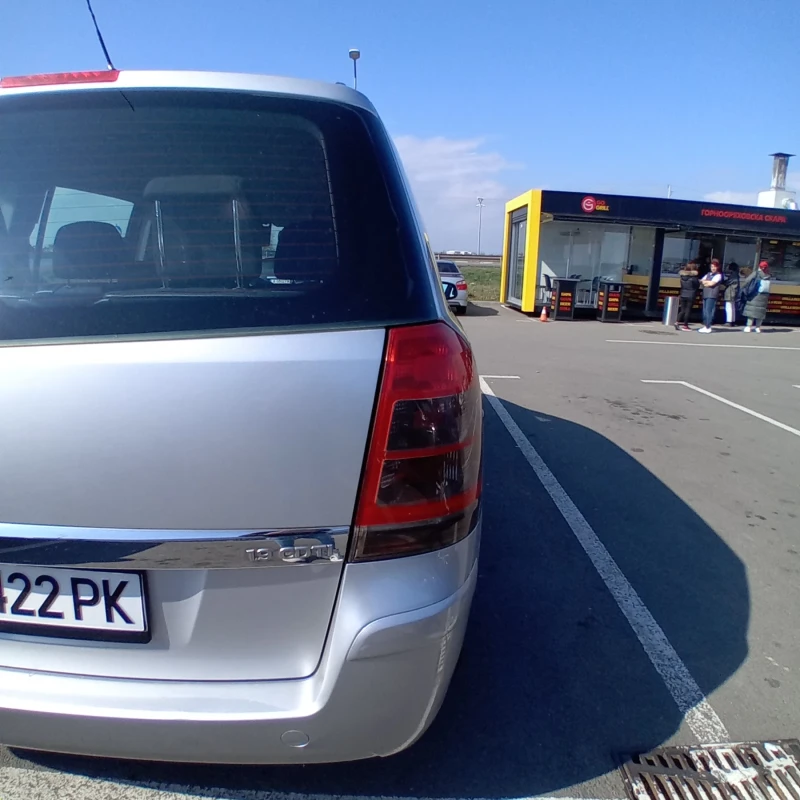 Opel Zafira 1.9Cdti facelift 150hp, снимка 2 - Автомобили и джипове - 47905664