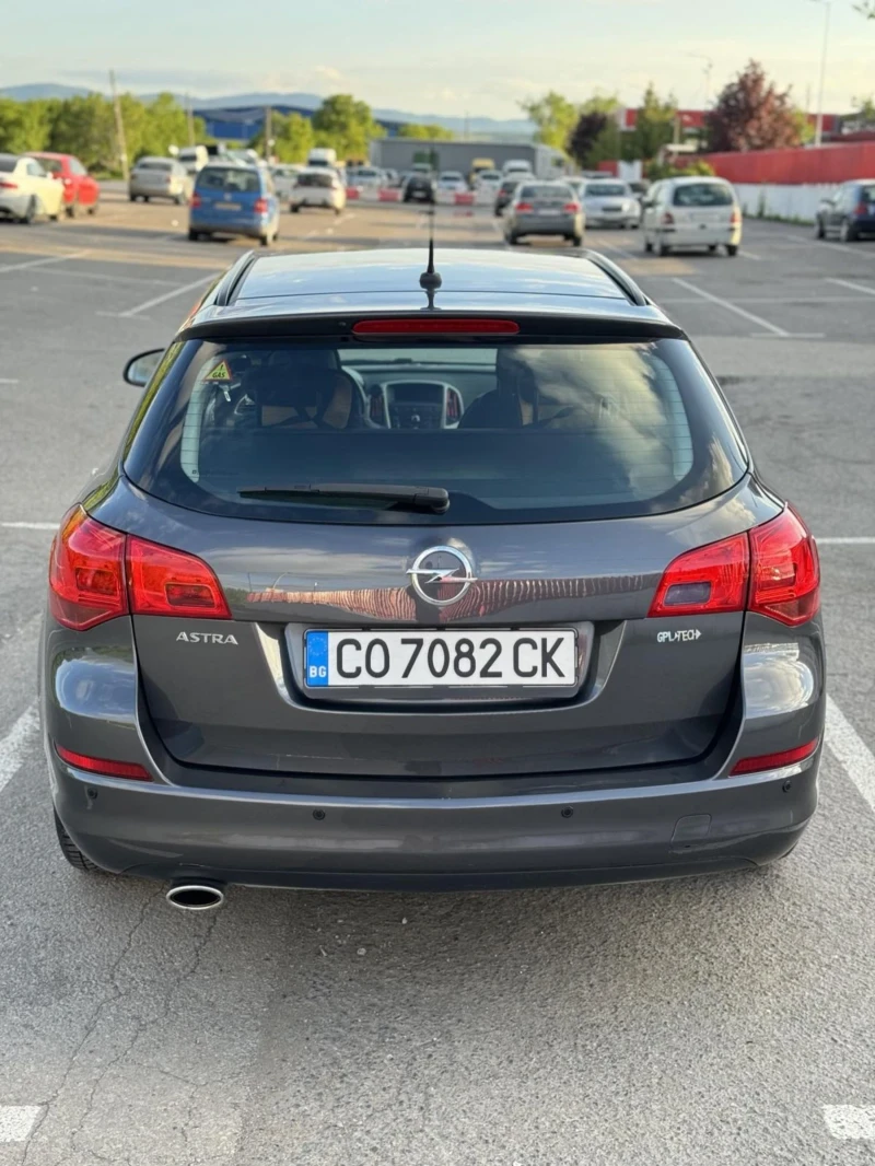 Opel Astra 1.4 Фабрична газова уредба , снимка 4 - Автомобили и джипове - 48502775