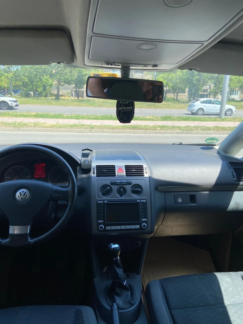 VW Touran, снимка 5 - Автомобили и джипове - 52334209