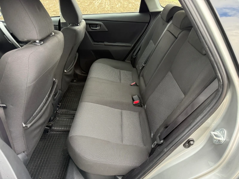 Toyota Auris 1.8 HYBRID / KEYLESS / NAVI / CAMERA / AVTOPILOT, снимка 12 - Автомобили и джипове - 53404370