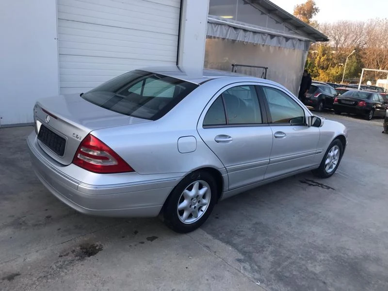 Mercedes-Benz C 220 2.2CDI  UNIKAT, снимка 13 - Автомобили и джипове - 23158267